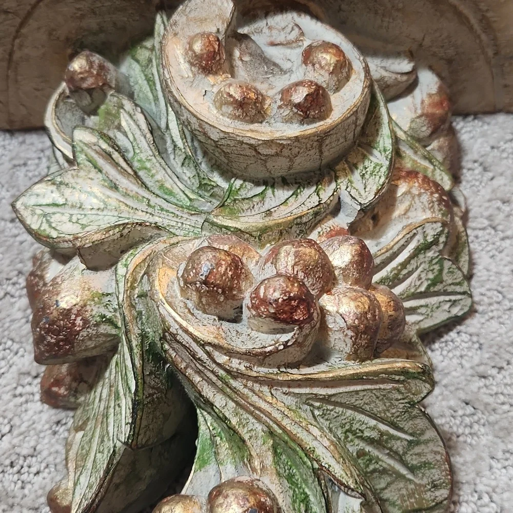 Decorative Wall Shelf Corbel Sophisticated Green & Gold Antique-Style Finish